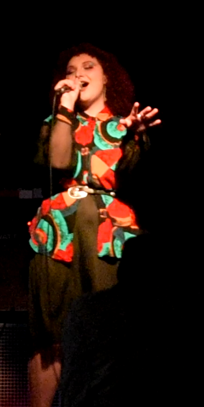 DREAMBOAT ANDIE logo